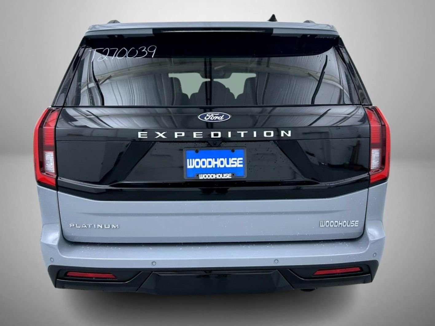 New 2027 Glacier Gray Metallic Tri-Coat Ford Platinum image 6