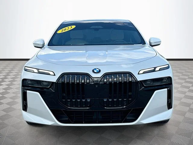 Used 2023 White BMW 760i xDrive image 2