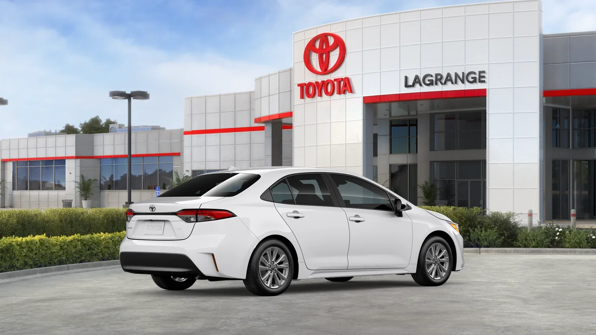 New 2026 Ice Cap Toyota LE image 32