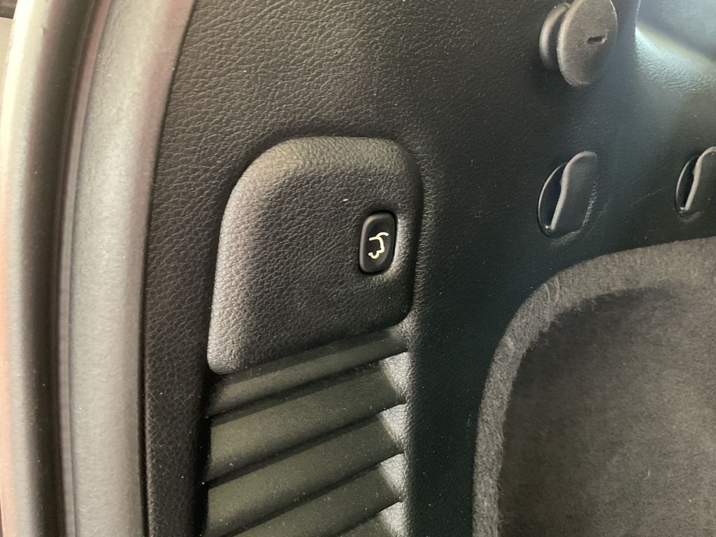 Used 2019 Gray Jeep Limited image 11