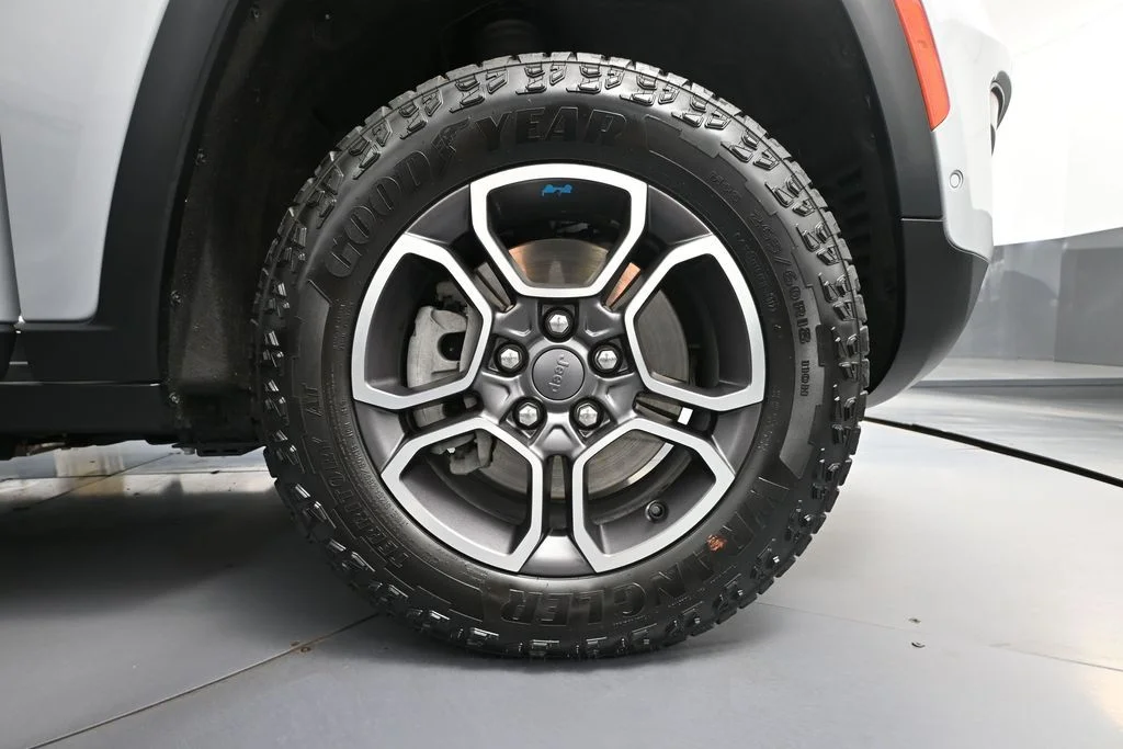Certified Used 2023 Silver Jeep Trailhawk 4xe image 17
