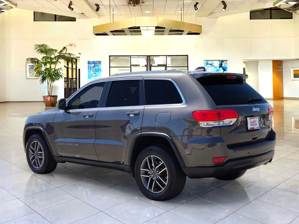 Used 2019 Gray Jeep Laredo E image 7
