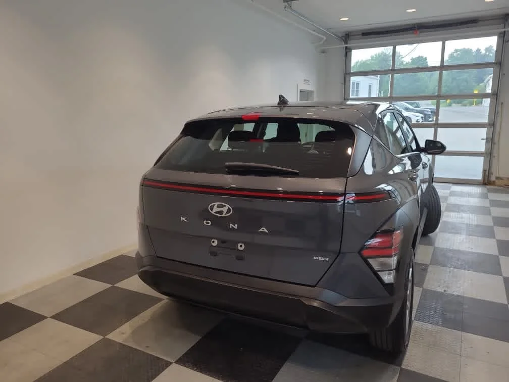 Used 2024 Ecotronic Gray Pearl Hyundai SE image 4