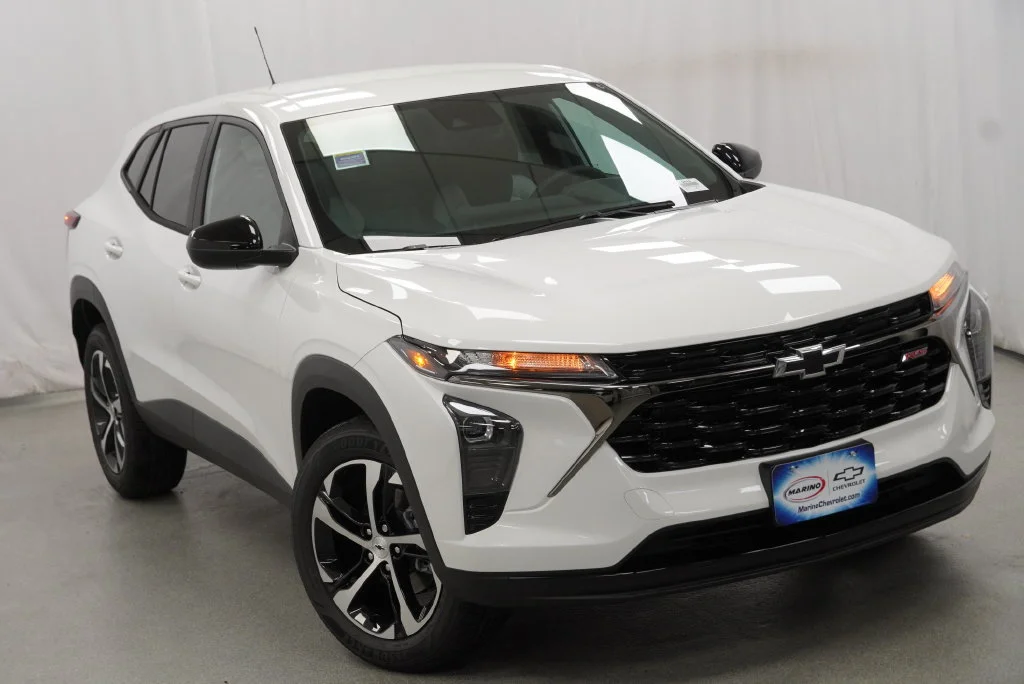 New 2026 Summit White Chevrolet 1RS image 12