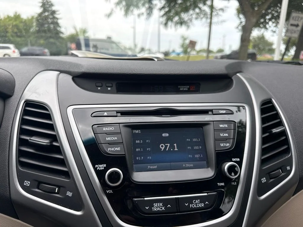 Used 2014 Red Hyundai SE image 25
