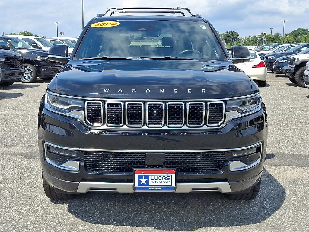 Used 2022 Diamond Black Crystal Pearlcoat Jeep Series II image 4