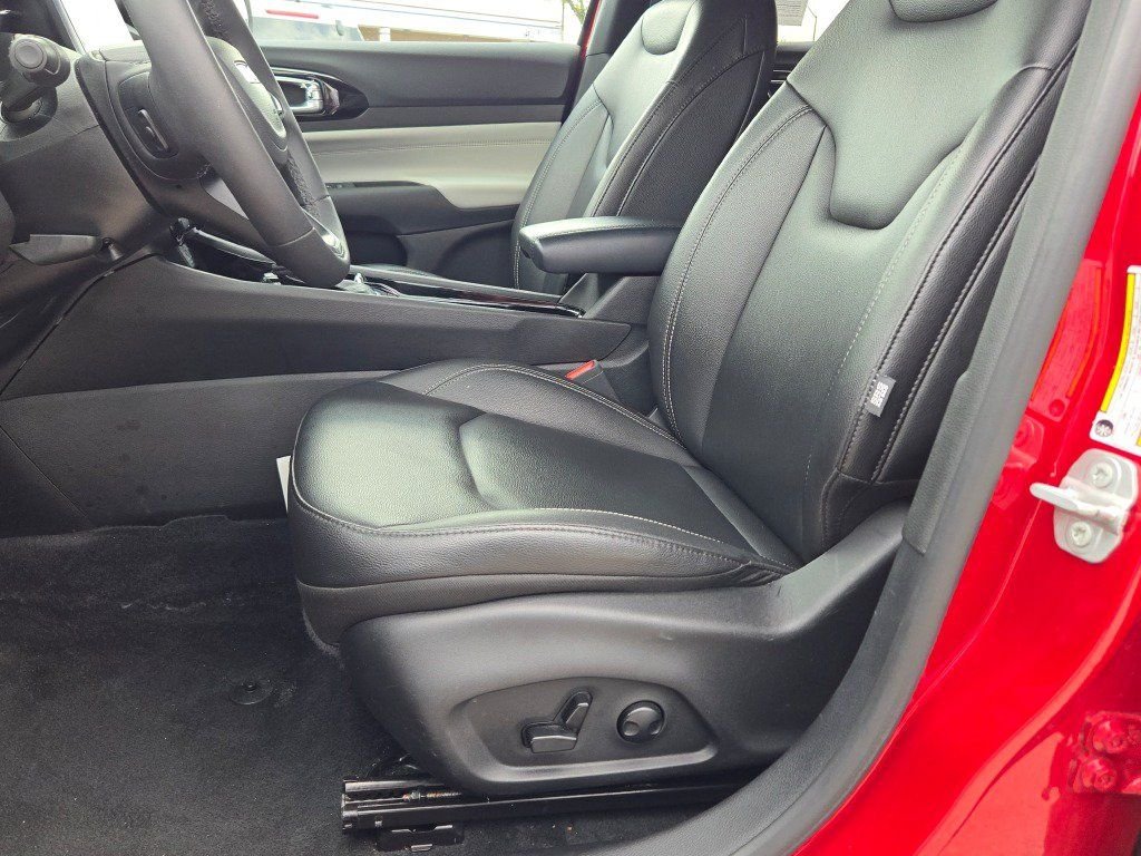 Used 2025 Red Jeep Limited image 20
