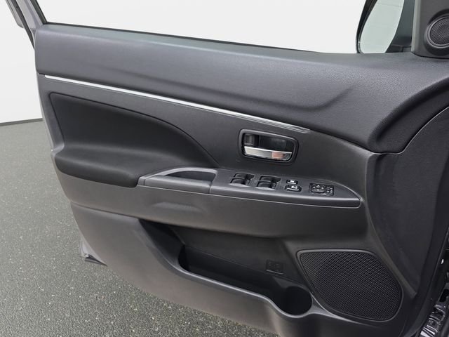 Used 2024 Gray Mitsubishi 2.0 ES image 27