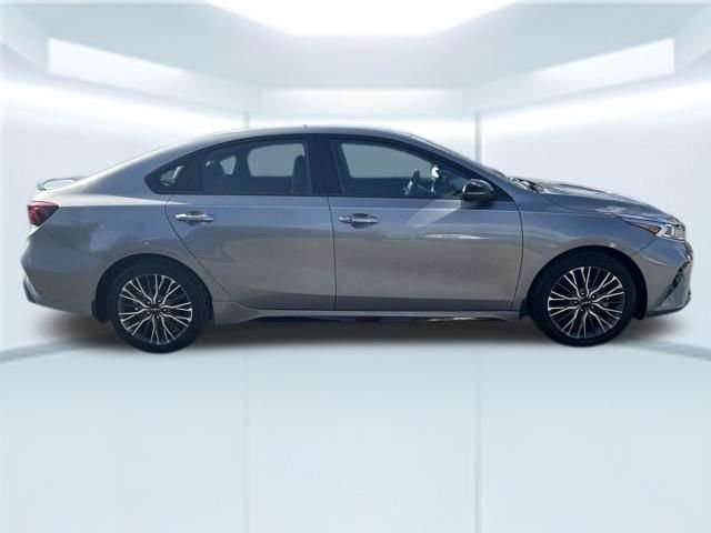 Used 2024 Gray Kia GT-Line image 5