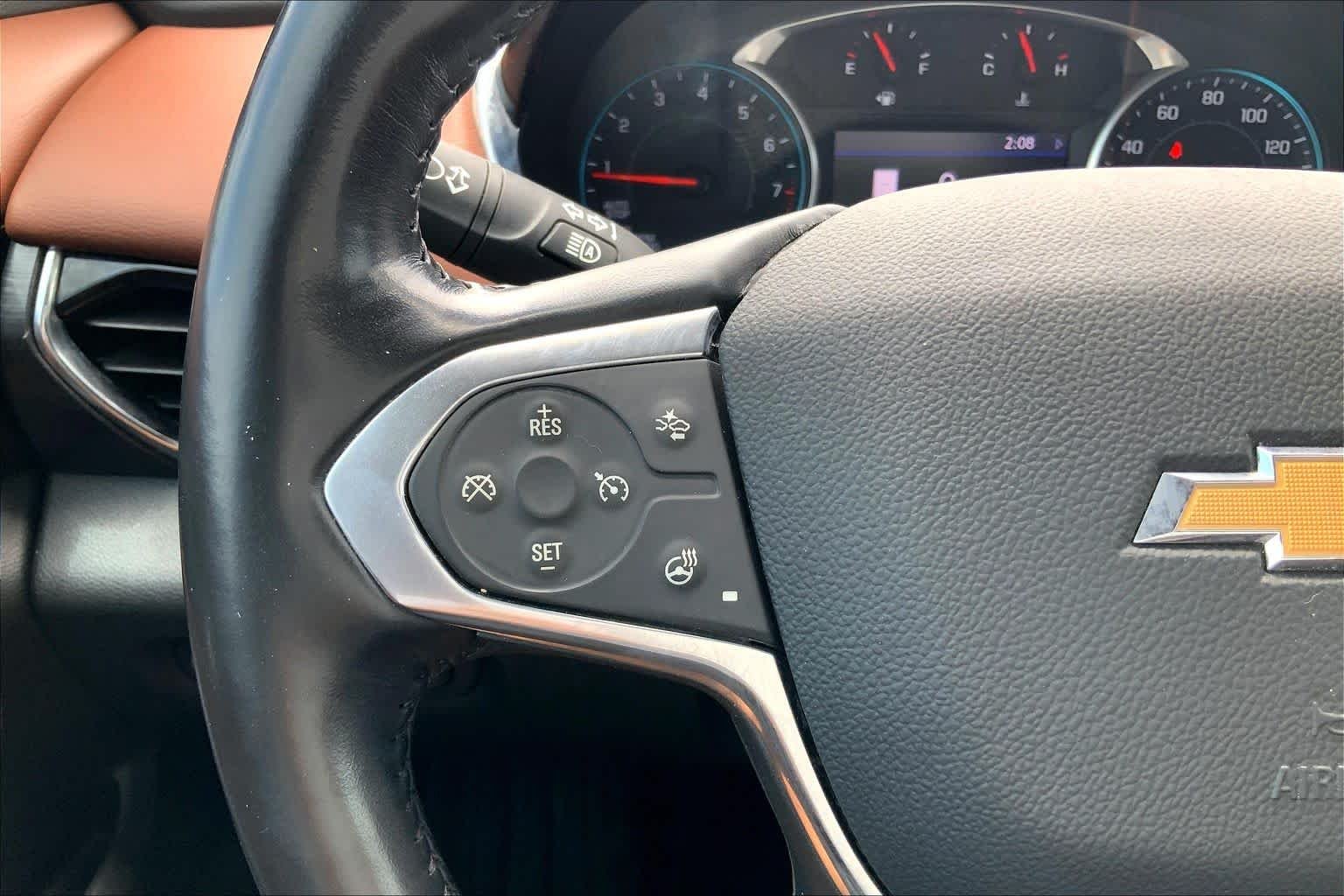 Used 2021 Iridescent Pearl Tricoat Chevrolet High Country image 24