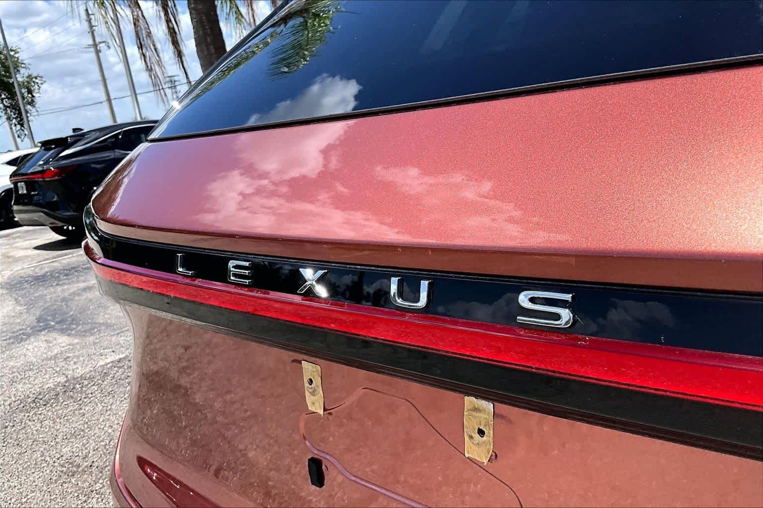 Used 2023 Copper Crest Lexus Premium Plus image 31