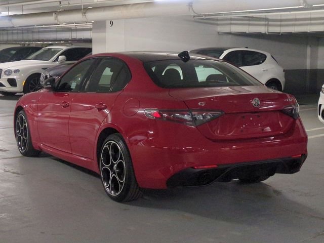 New 2025 Alfa Rosso (Red) Exterior Paint Alfa Romeo Base image 5