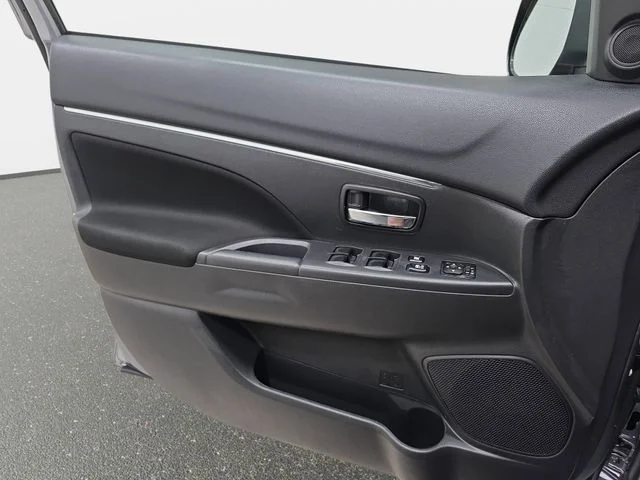 Used 2024 Gray Mitsubishi 2.0 ES image 27
