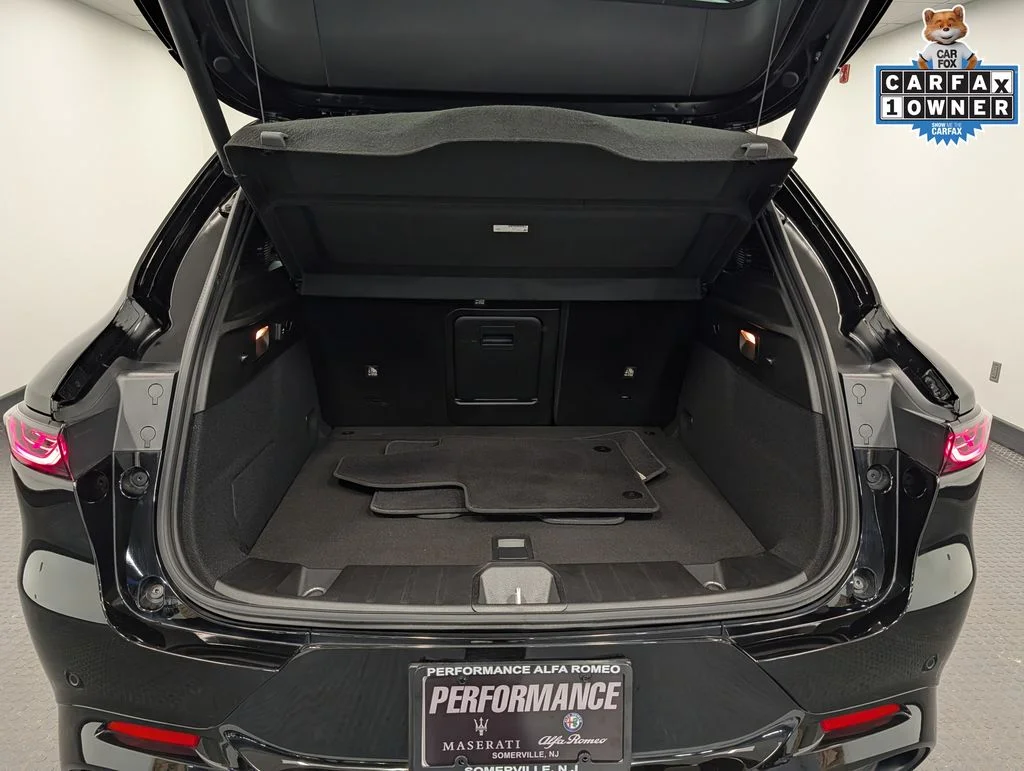 Used 2025 Black Alfa Romeo  image 25