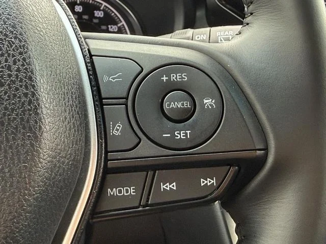 2023 Toyota Venza LE - Photo 39