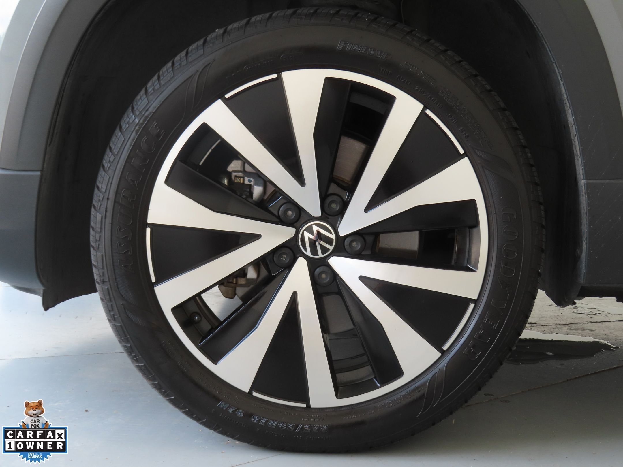 Certified Used 2023 Gray Volkswagen 1.5T SE image 27