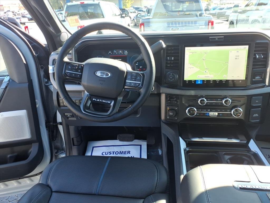 2026 Ford F-250 Super Duty Platinum - Photo 15