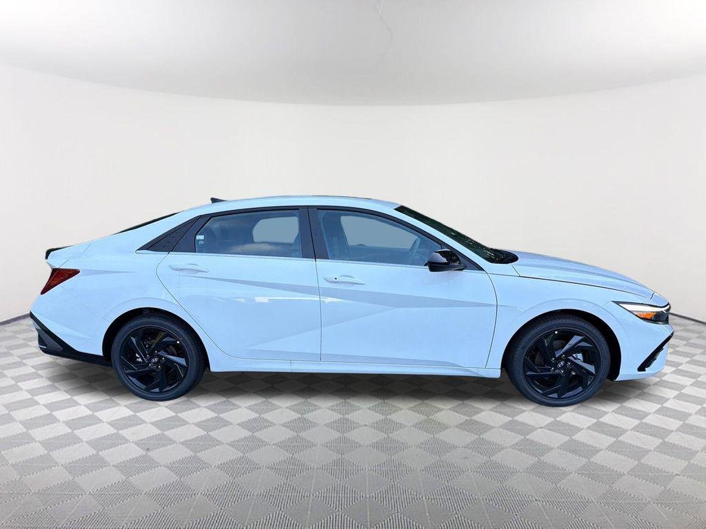 New 2026 White Hyundai SEL Sport image 4