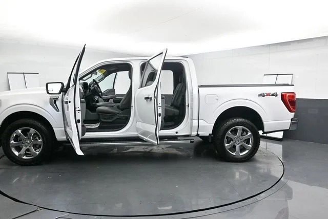 Used 2022 White Ford XLT image 36