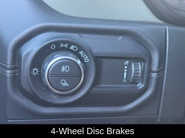 Used 2025 White Jeep Mojave image 38
