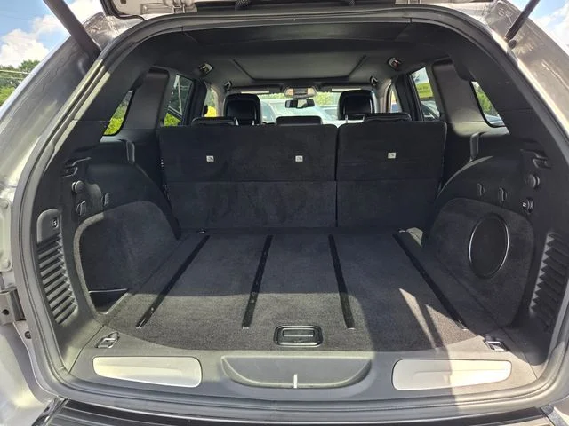 Used 2015 Silver Jeep Overland image 31