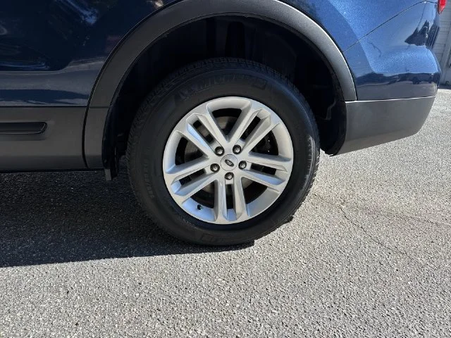 Used 2017 Blue Ford Base image 34