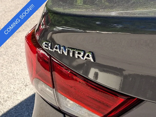 Used 2013 Gray Hyundai GLS image 33