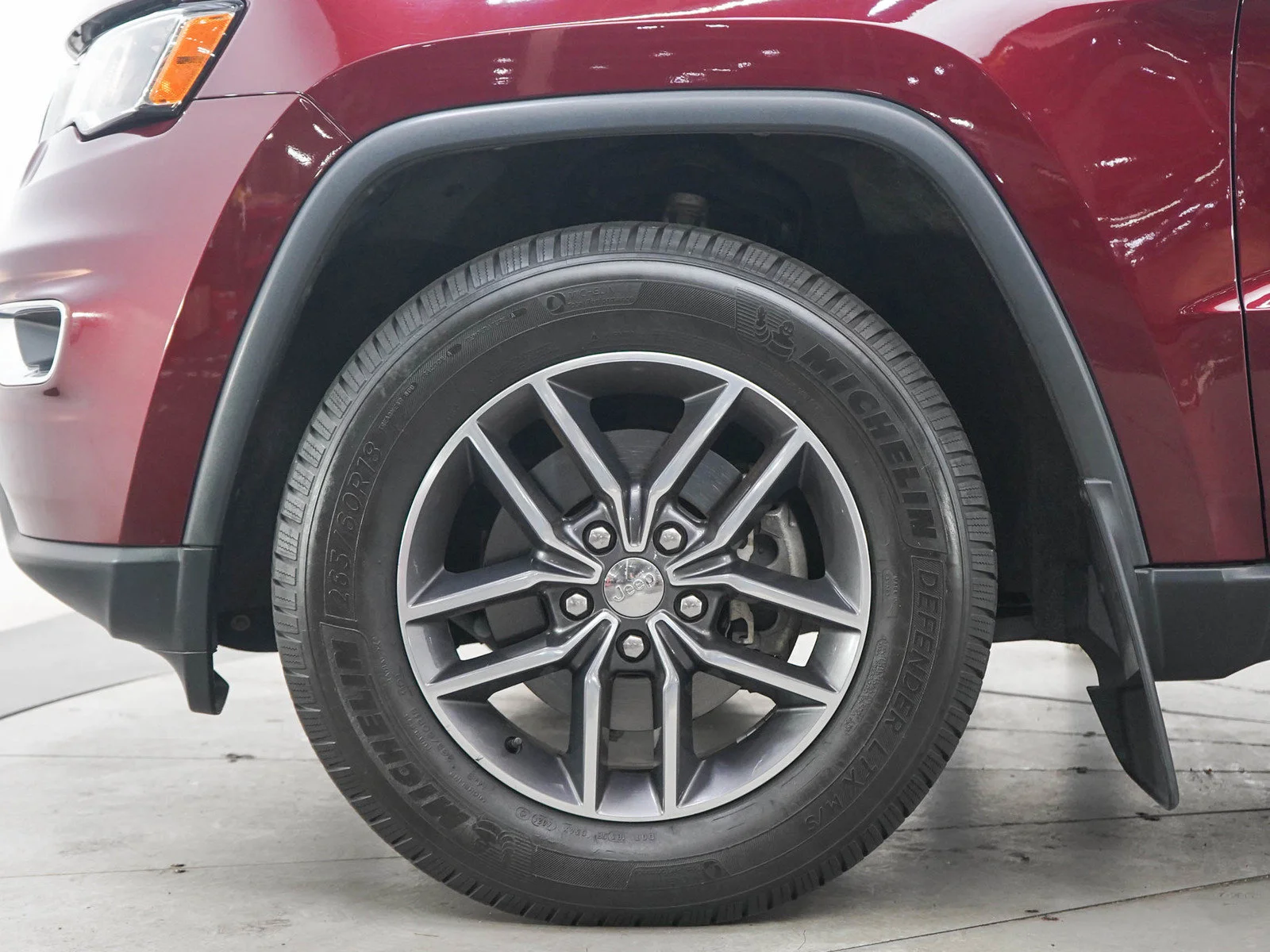 Used 2017 Velvet Red Pearlcoat Jeep Limited image 29