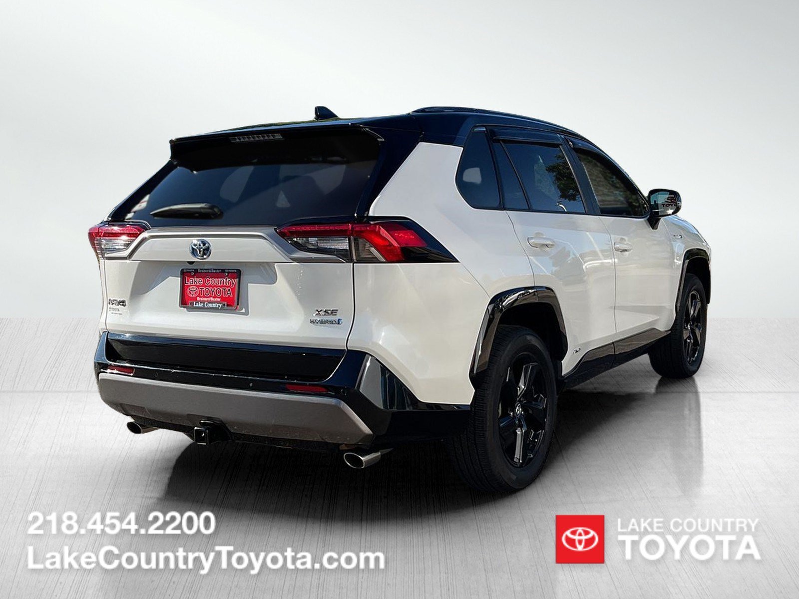 Used 2020 Blizzard Pearl Toyota XSE image 5