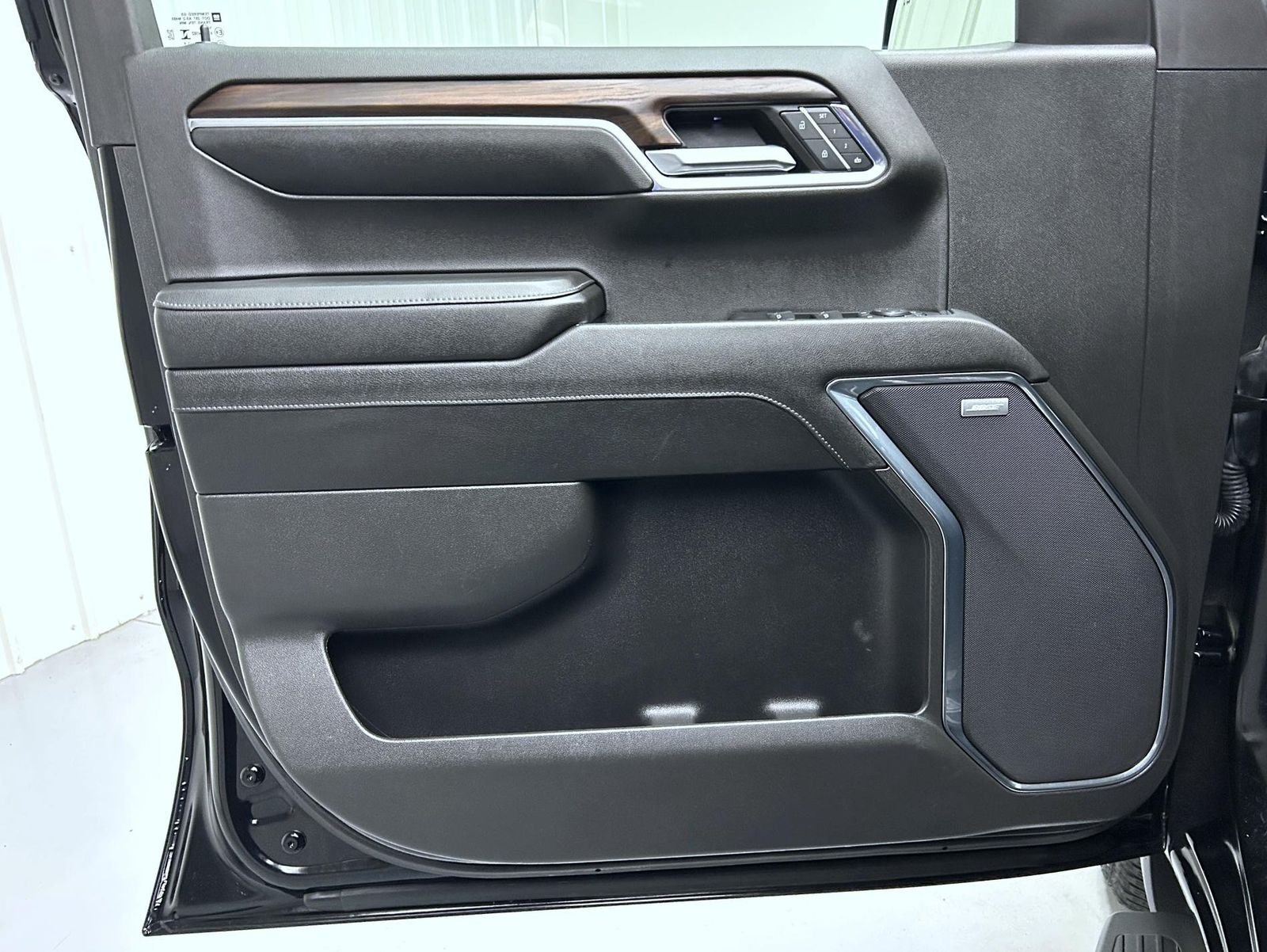 Used 2024 Black GMC SLT image 9