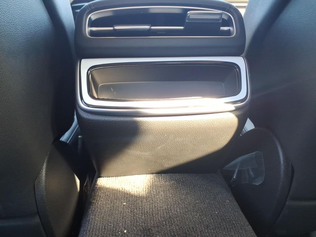 Used 2025 Silver Genesis 2.5T image 13