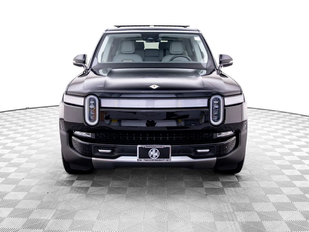 Used 2023  Rivian Adventure image 8