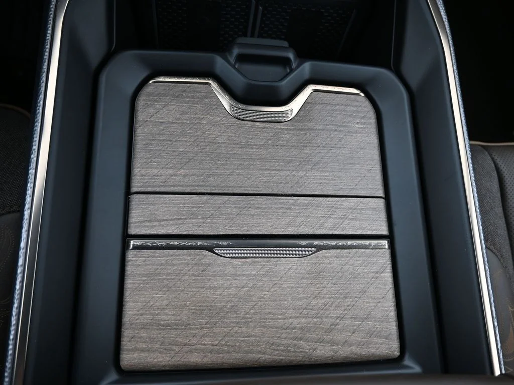 New 2026 Ivory White Tri-Coat Pearl-Coat Exterior Paint RAM Limited image 17