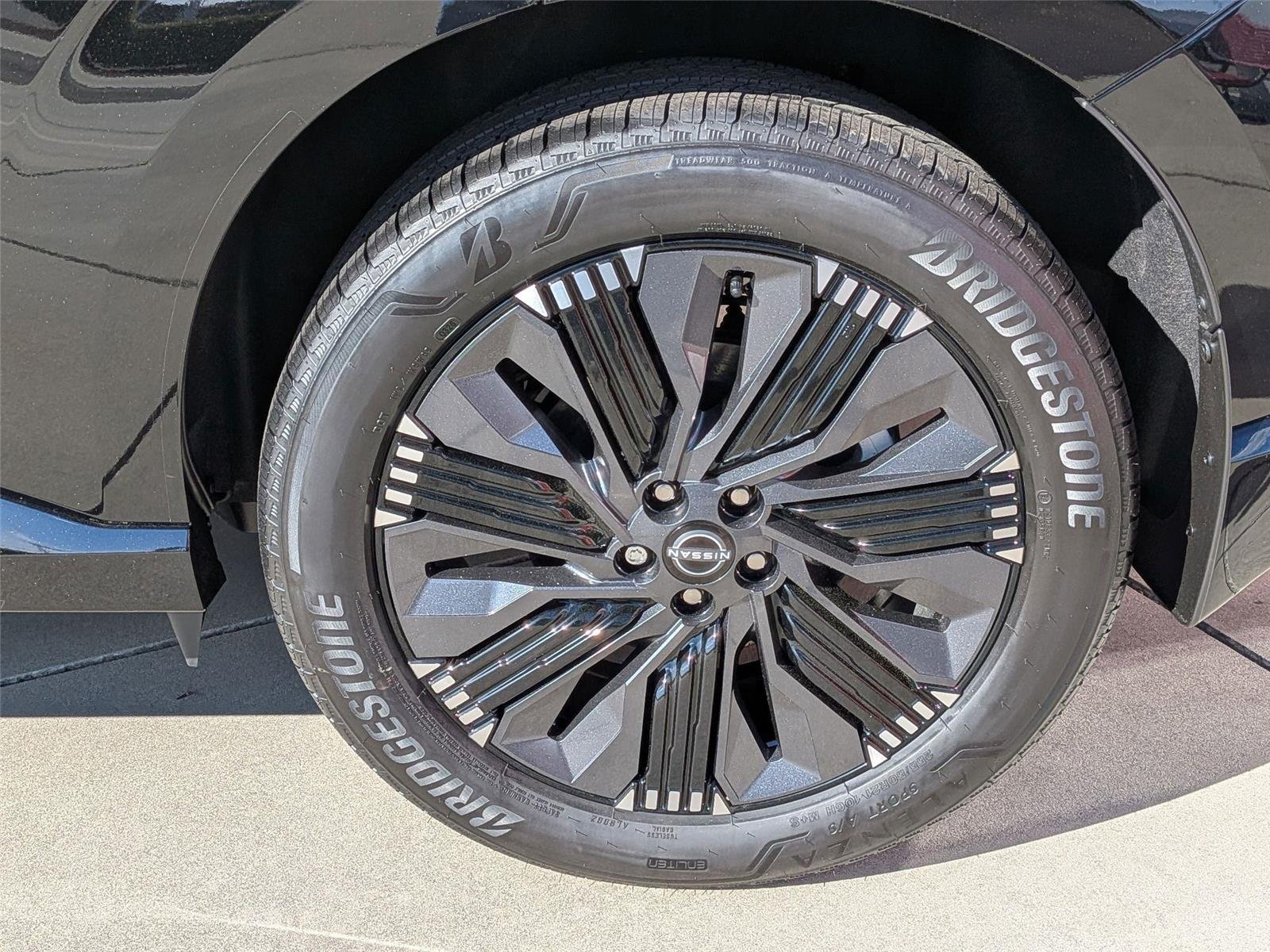 New 2026 Super Black Nissan Platinum image 10