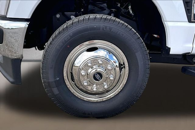 New 2026 Oxford White Ford XL image 8