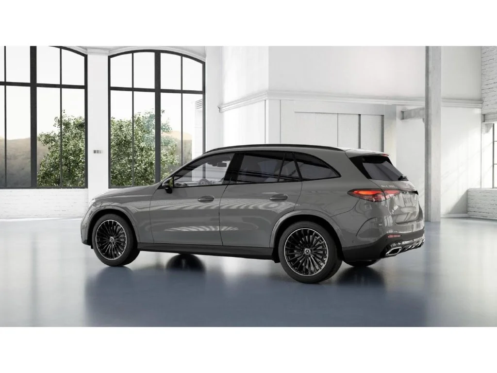 New 2027 White Mercedes-Benz GLC 300 image 31