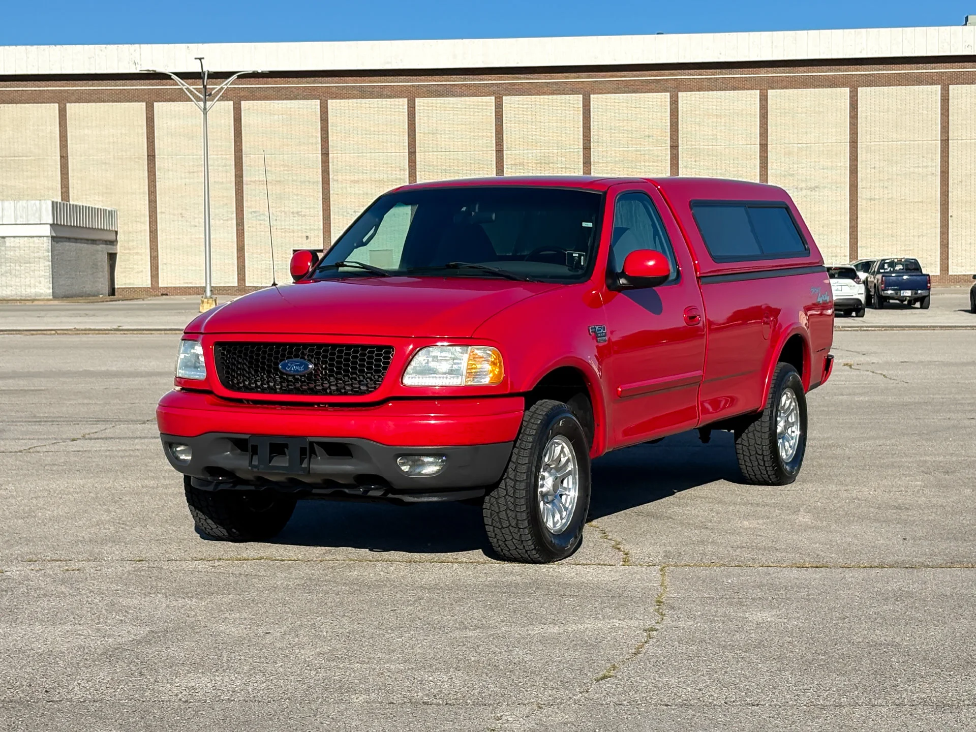 Used 2002 Red Ford XLT image 4