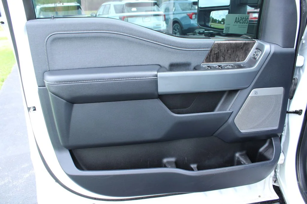 Used 2024 Oxford White Ford Lariat image 47