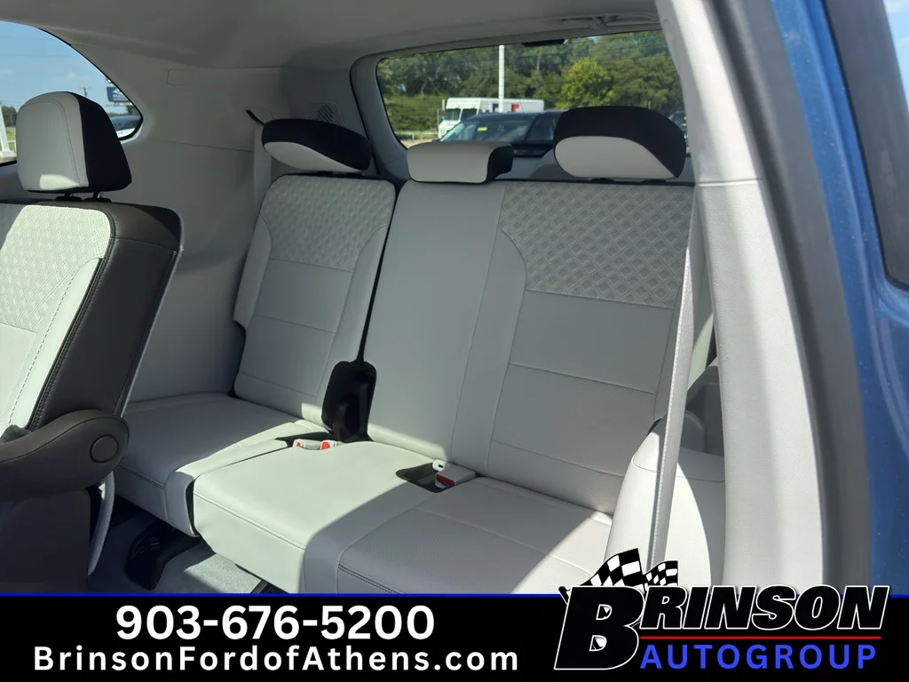 Used 2025 Downpour Metallic GMC FWD Denali image 17