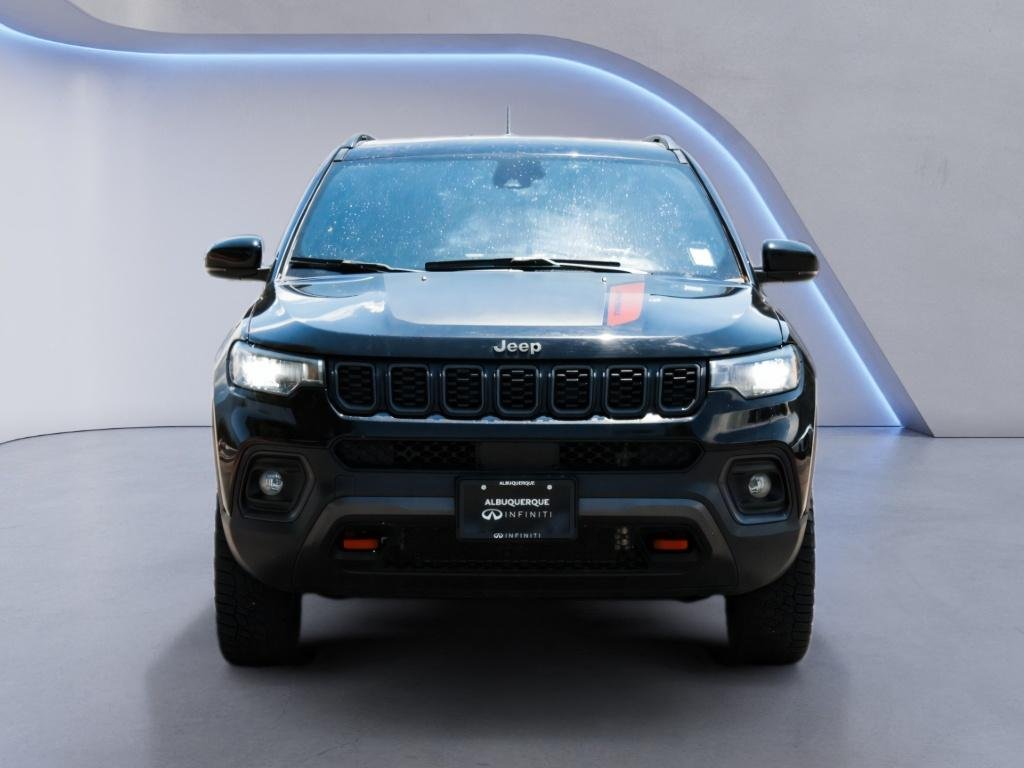 Used 2024  Jeep Trailhawk image 2