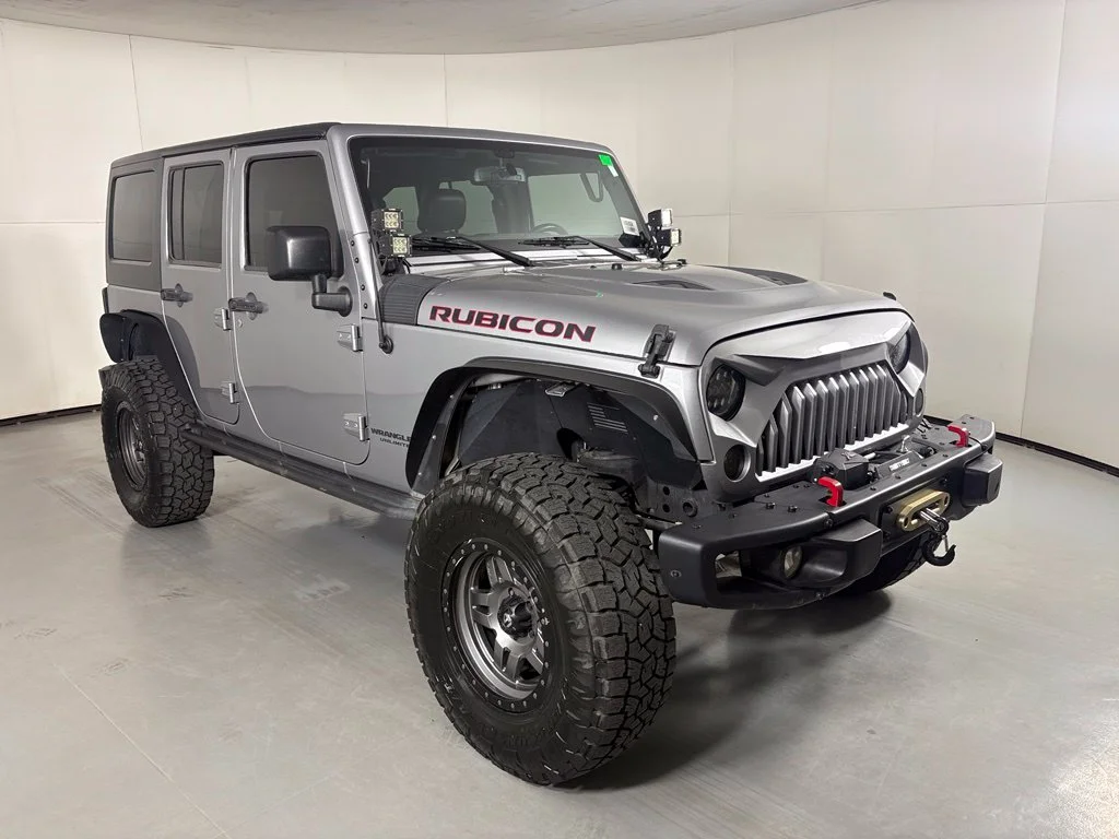 Used 2016 Silver Jeep Unlimited Rubicon image 2