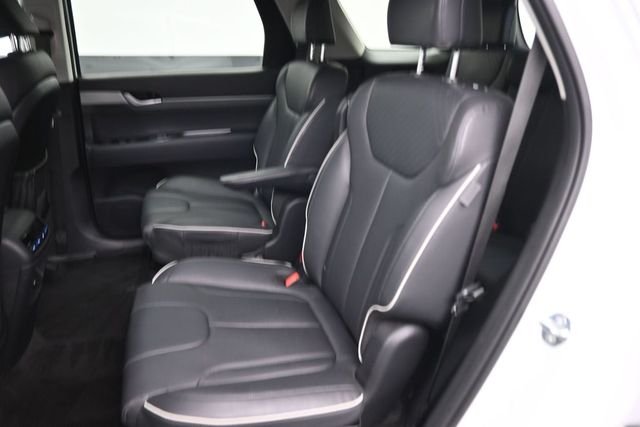 Used 2025 White Hyundai SEL image 23