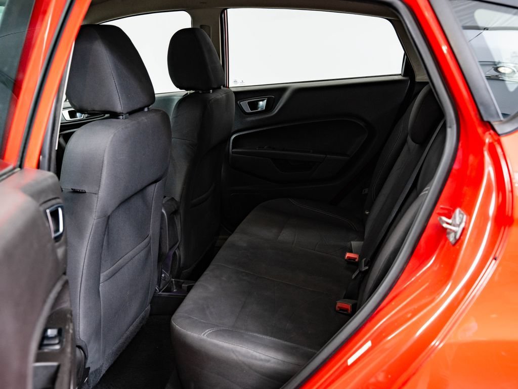 Used 2015 Race Red Ford SE image 38