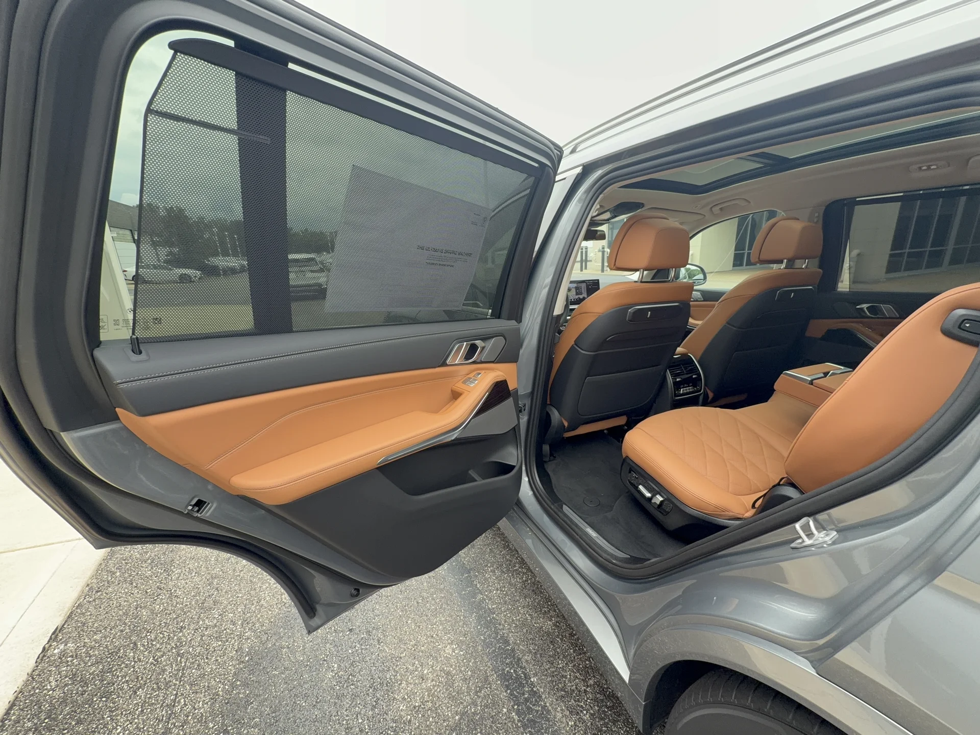 New 2026 Skyscraper Grey Metallic BMW xDrive40i image 25