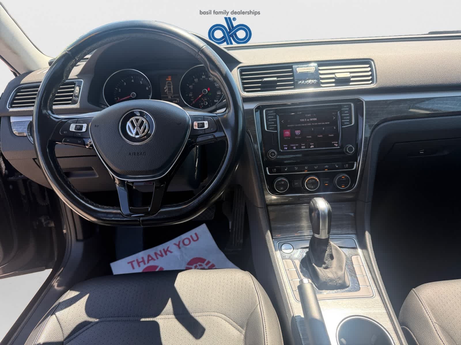 Used 2018 Deep Black Pearl Metallic Volkswagen 2.0T SE image 15