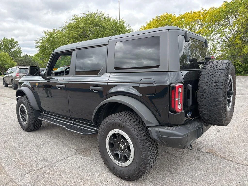 Used 2022 Shadow Black Ford Badlands image 4