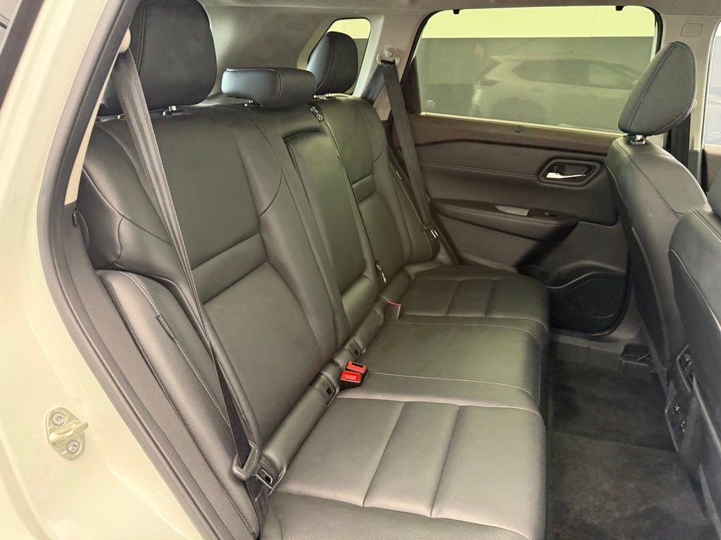 Used 2023 White Nissan SL image 73