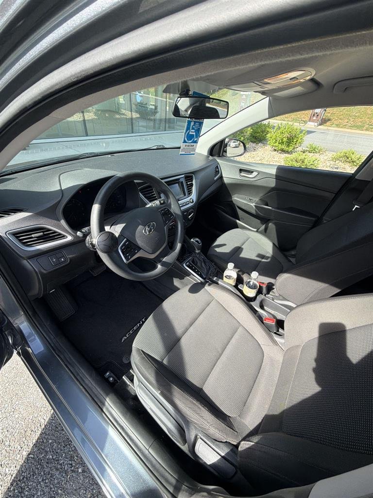 Used 2020 Urban Gray Hyundai SE image 3