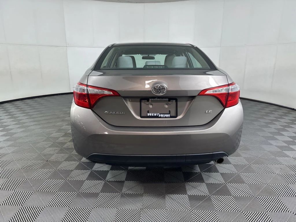 Used 2015 Brown Toyota LE image 9