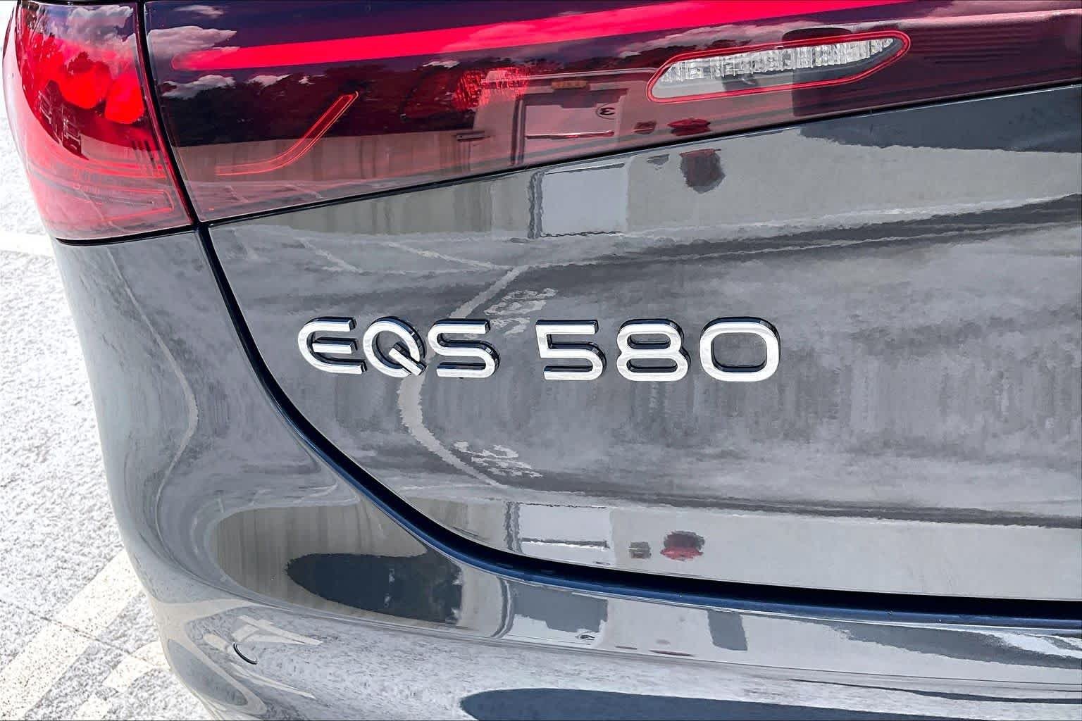 Certified Used 2023 Graphite Grey Metallic Mercedes-Benz EQS 580 image 30